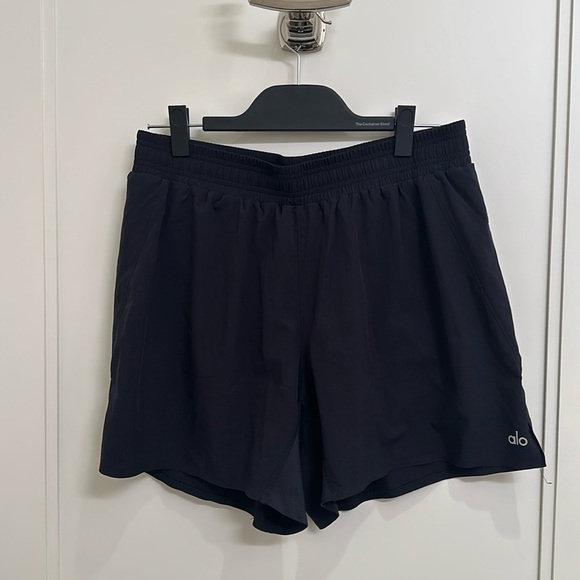 Men’s Alo shorts with liner. Black, size large. - Picture 1 of 4